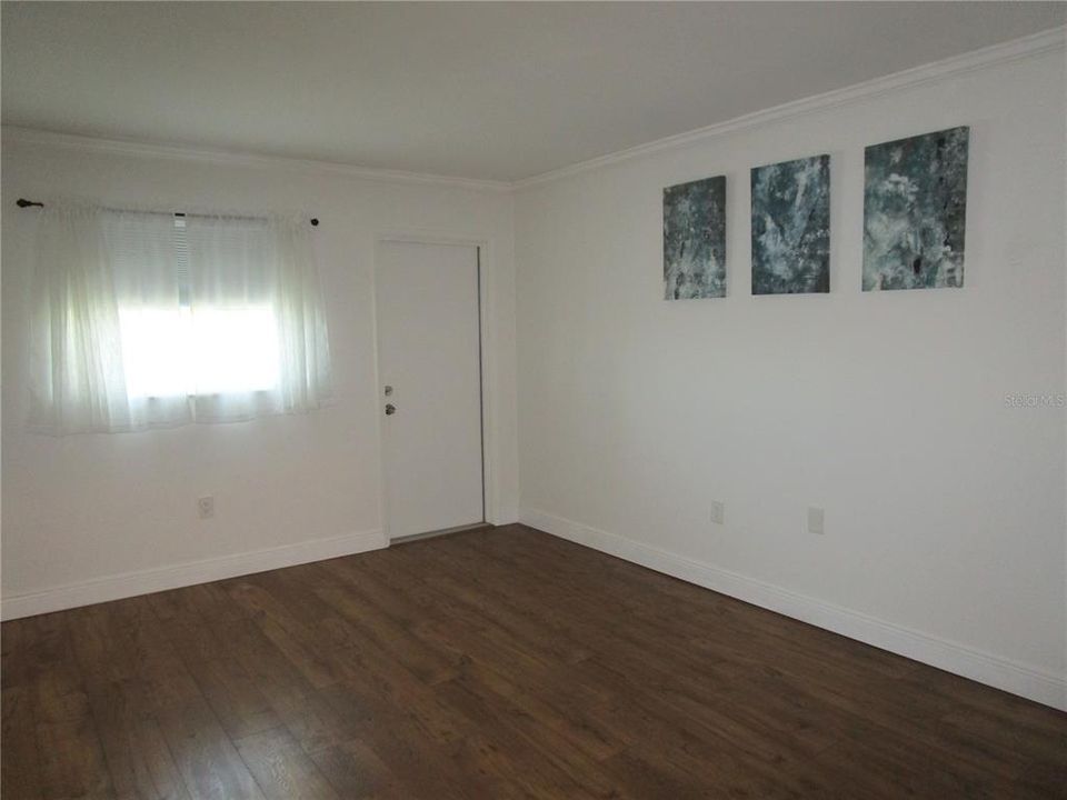 For Sale: $169,900 (2 beds, 2 baths, 880 Square Feet)