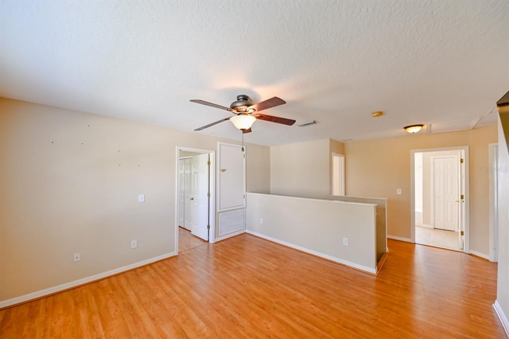 For Sale: $369,000 (5 beds, 2 baths, 2240 Square Feet)