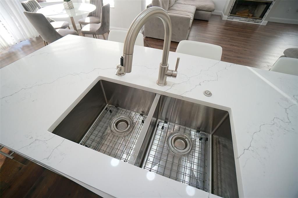 High-End Stainless Steel Sink (low gauge)