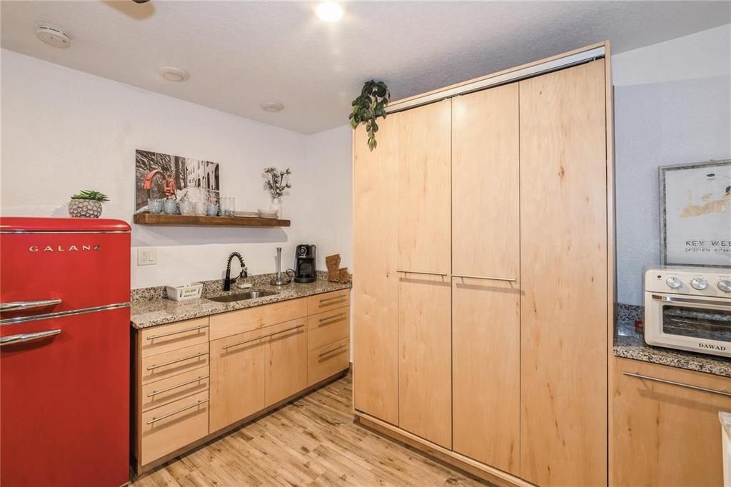 Mother-In-Law Suite/Guest Suite with an En-Suite bathroom & Kitchenette Area that has INCOME potential! Current owners have rented the unit for $2,000-$2,500/month AND it has its own separate, private entrance