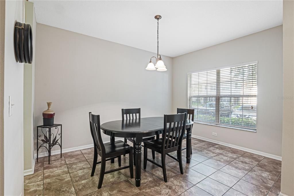 For Sale: $265,000 (2 beds, 2 baths, 1383 Square Feet)