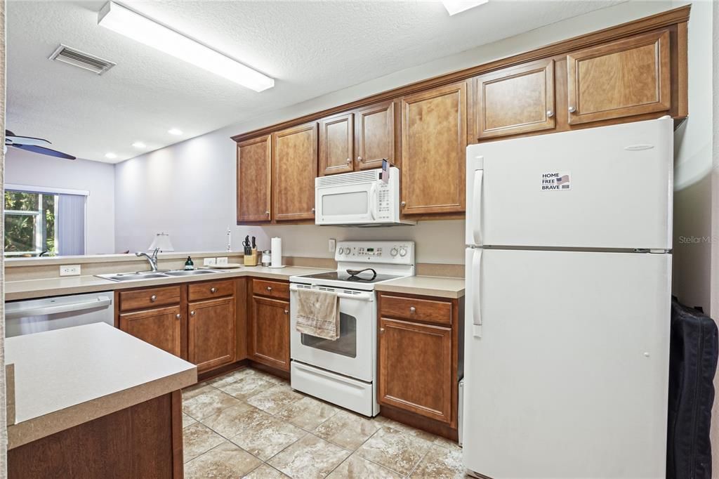 For Sale: $265,000 (2 beds, 2 baths, 1383 Square Feet)