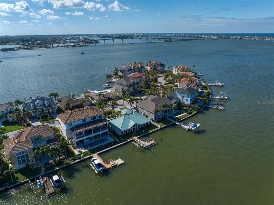 For Sale: $1,500,000 (3 beds, 2 baths, 2836 Square Feet)