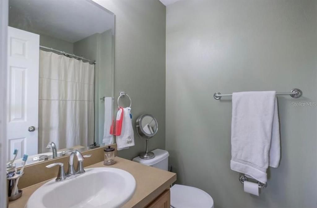 For Sale: $245,000 (2 beds, 2 baths, 1064 Square Feet)