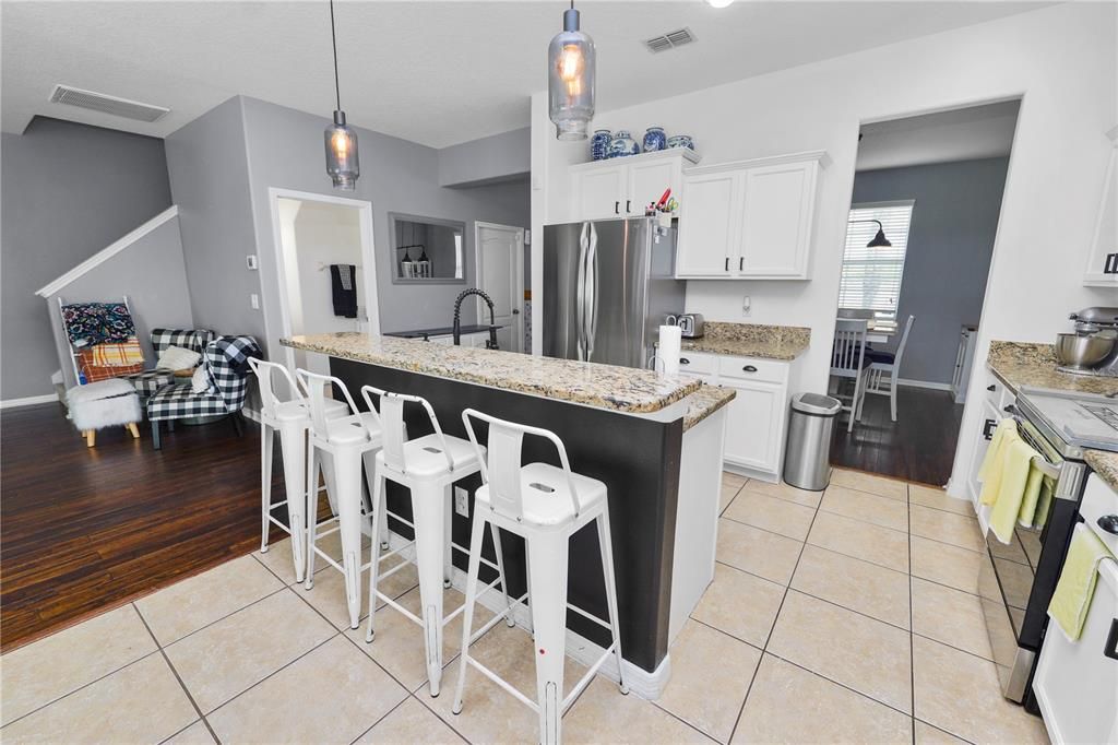 For Sale: $399,000 (5 beds, 2 baths, 2898 Square Feet)