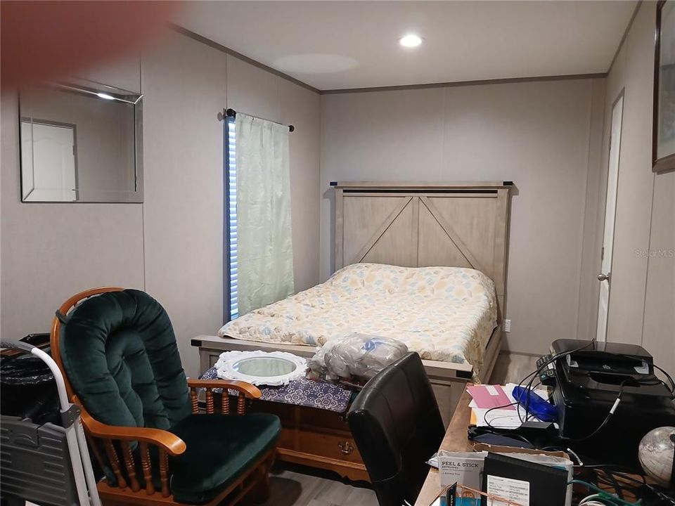 2nd bedroom