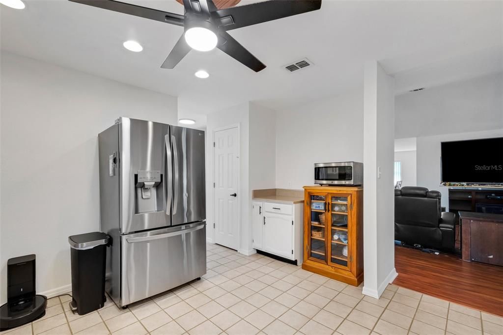 For Sale: $489,000 (3 beds, 3 baths, 2472 Square Feet)