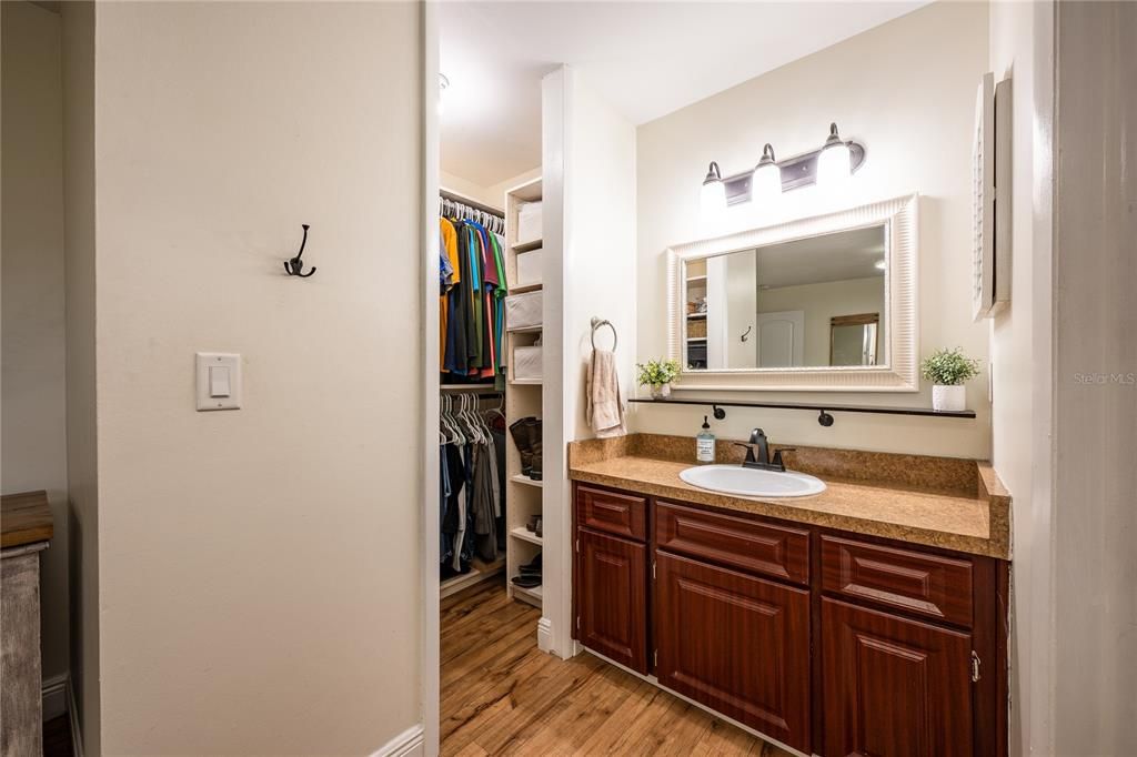 PRIMARY EN-SUITE BATH/WALK-IN CLOSET.