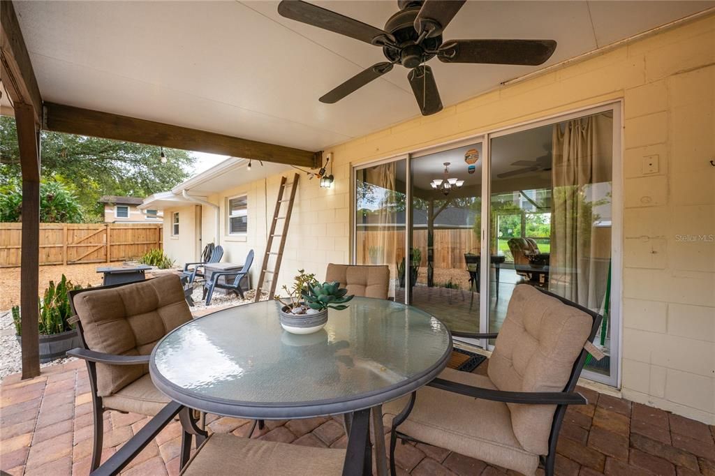 OUTDOOR LIVING & DINING SPACE.