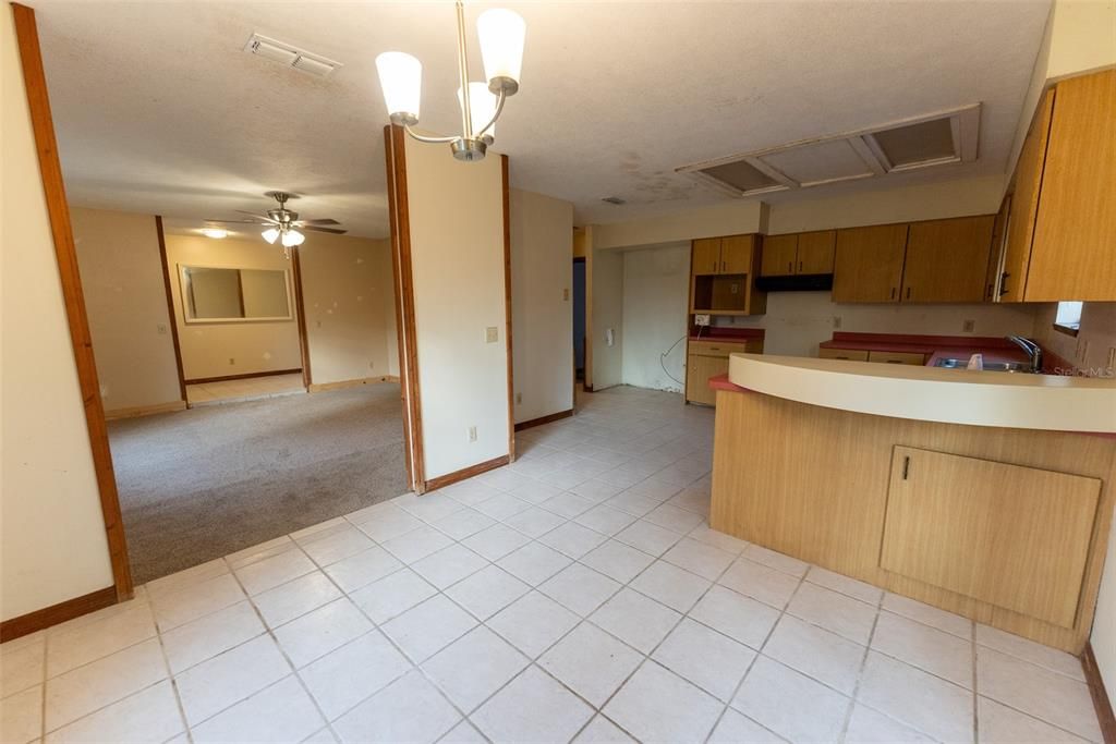 For Sale: $369,900 (3 beds, 2 baths, 2331 Square Feet)