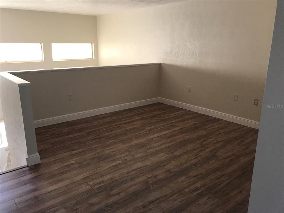 For Rent: $1,000 (1 beds, 1 baths, 762 Square Feet)