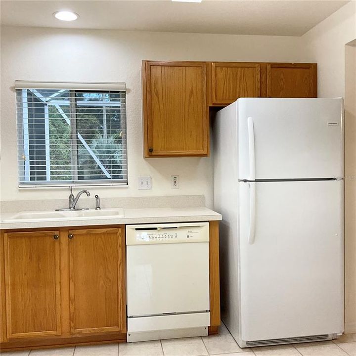 For Sale: $289,900 (2 beds, 2 baths, 1296 Square Feet)