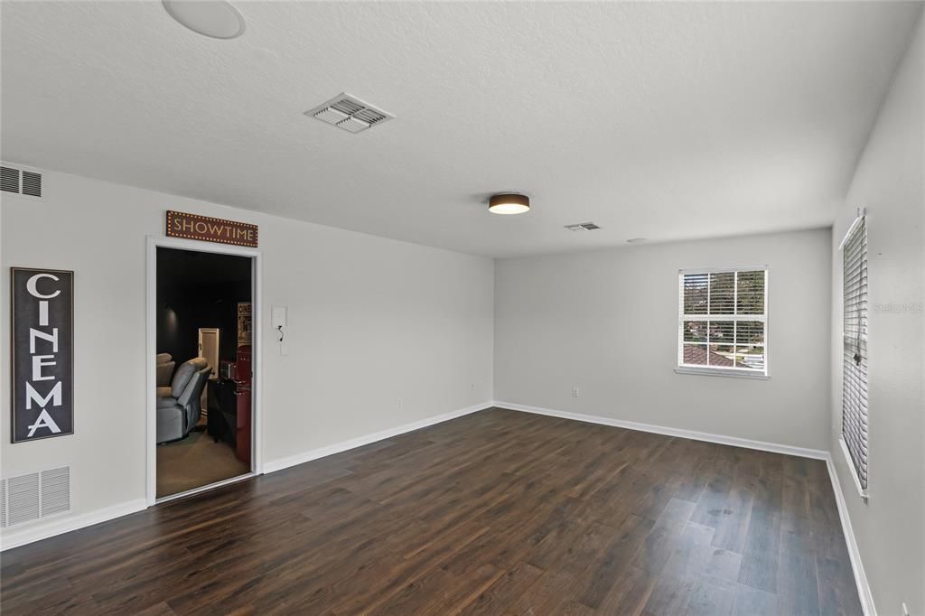 LARGE LOFT/BONUS ROOM/PLAYROOM