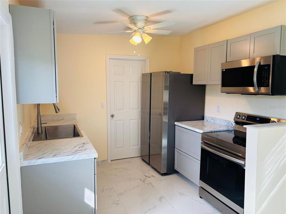 For Sale: $290,000 (3 beds, 1 baths, 1168 Square Feet)