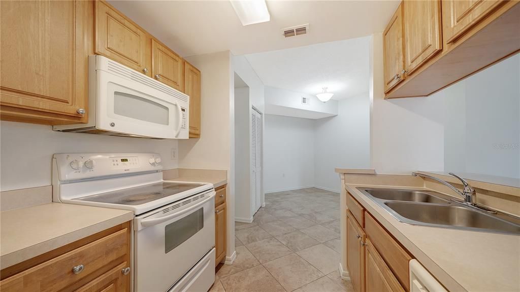 For Sale: $235,000 (2 beds, 2 baths, 1254 Square Feet)