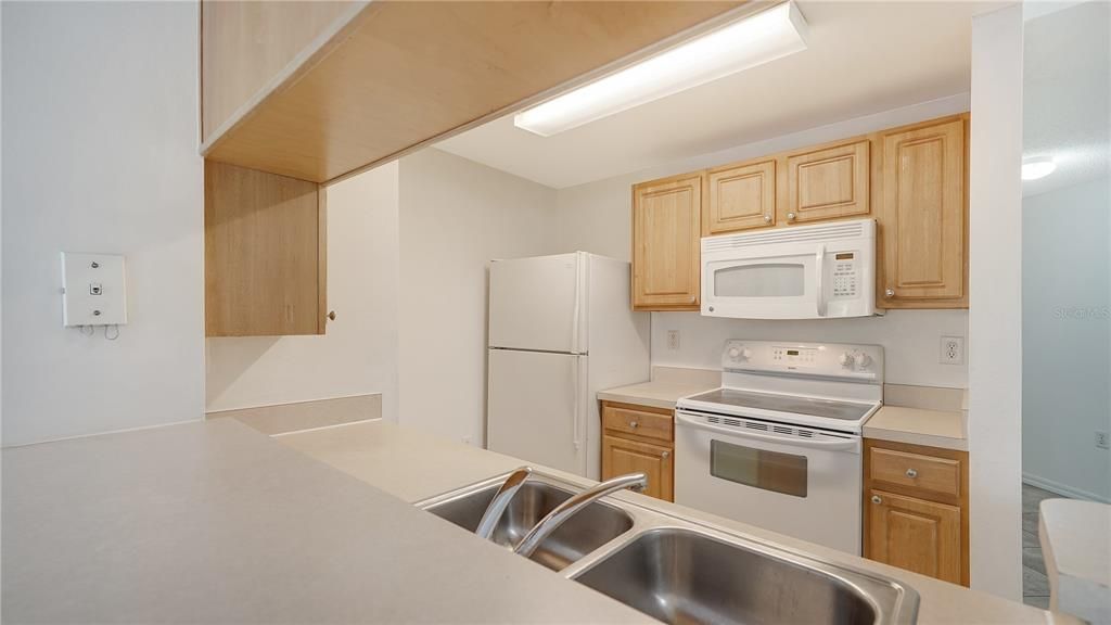 For Sale: $235,000 (2 beds, 2 baths, 1254 Square Feet)