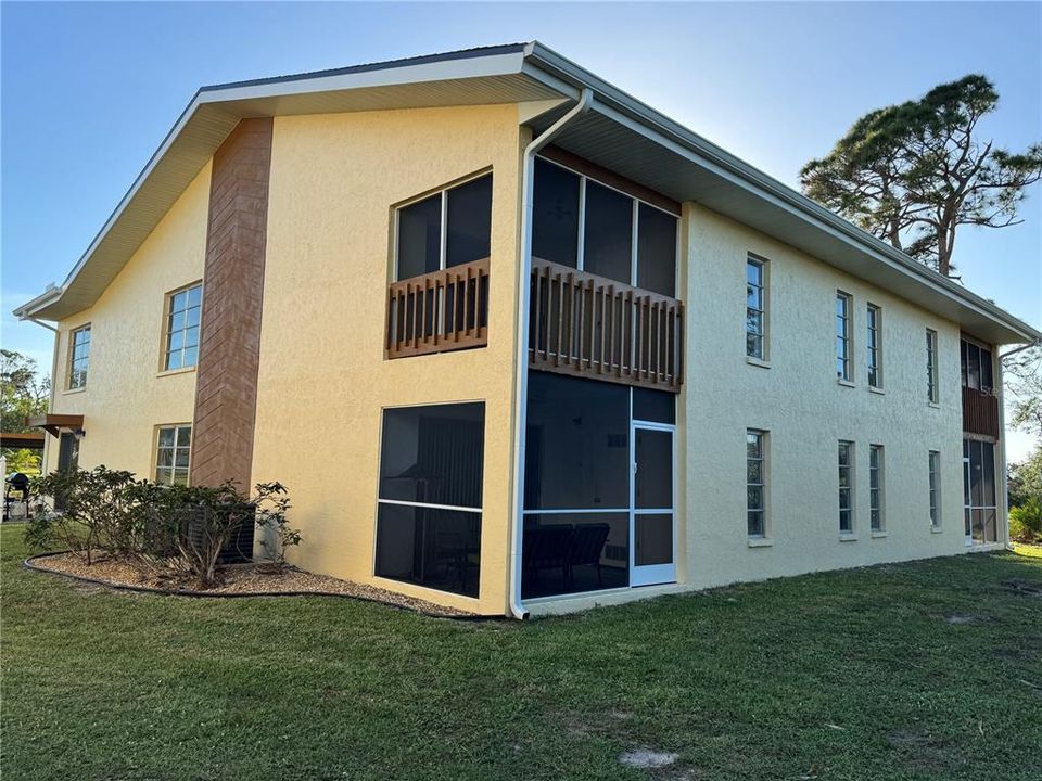 Rear elevation showing screened lanai