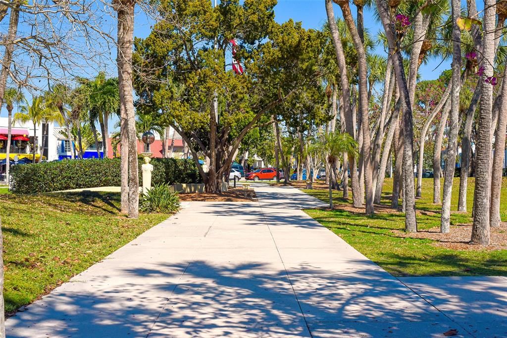 St. Armands Circle shopping district, walking distance from 162.