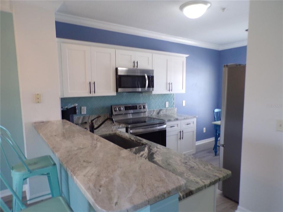 For Rent: $1,900 (2 beds, 2 baths, 996 Square Feet)