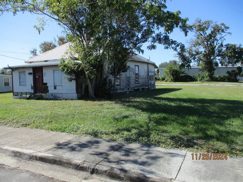 For Sale: $275,000 (0 beds, 0 baths, 956 Square Feet)