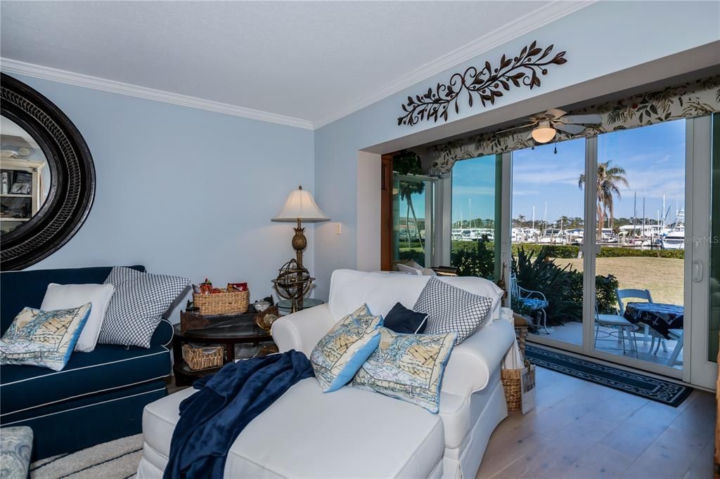 For Sale: $429,900 (2 beds, 2 baths, 1088 Square Feet)