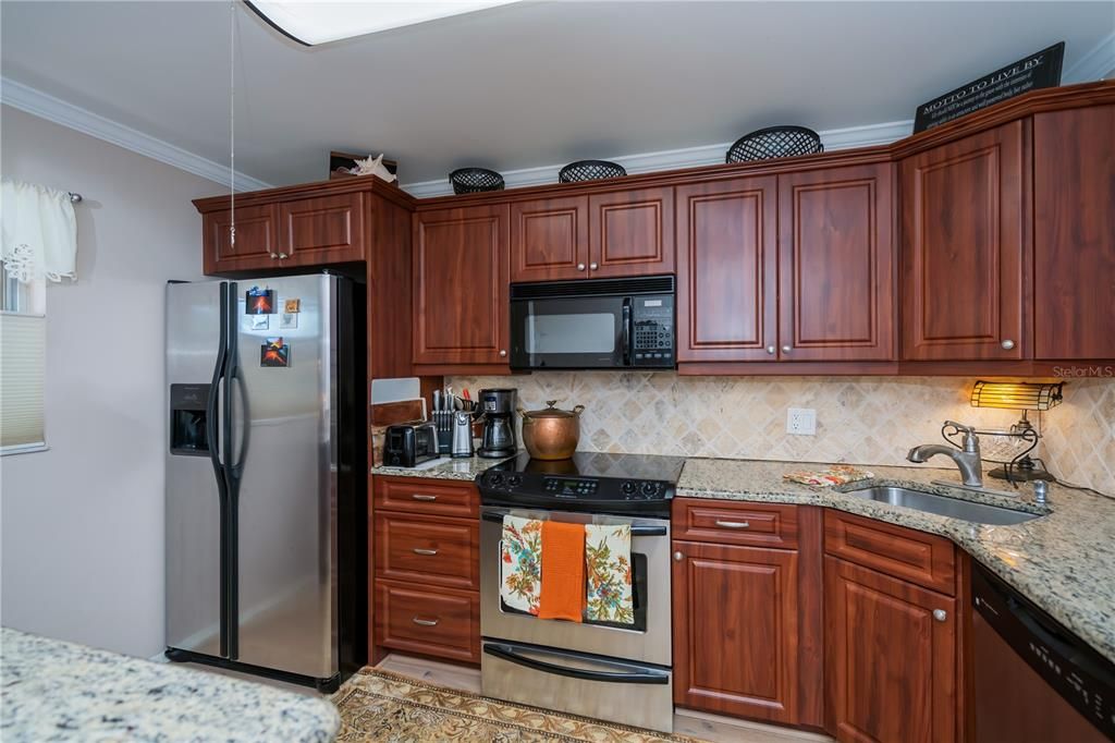 For Sale: $429,900 (2 beds, 2 baths, 1088 Square Feet)