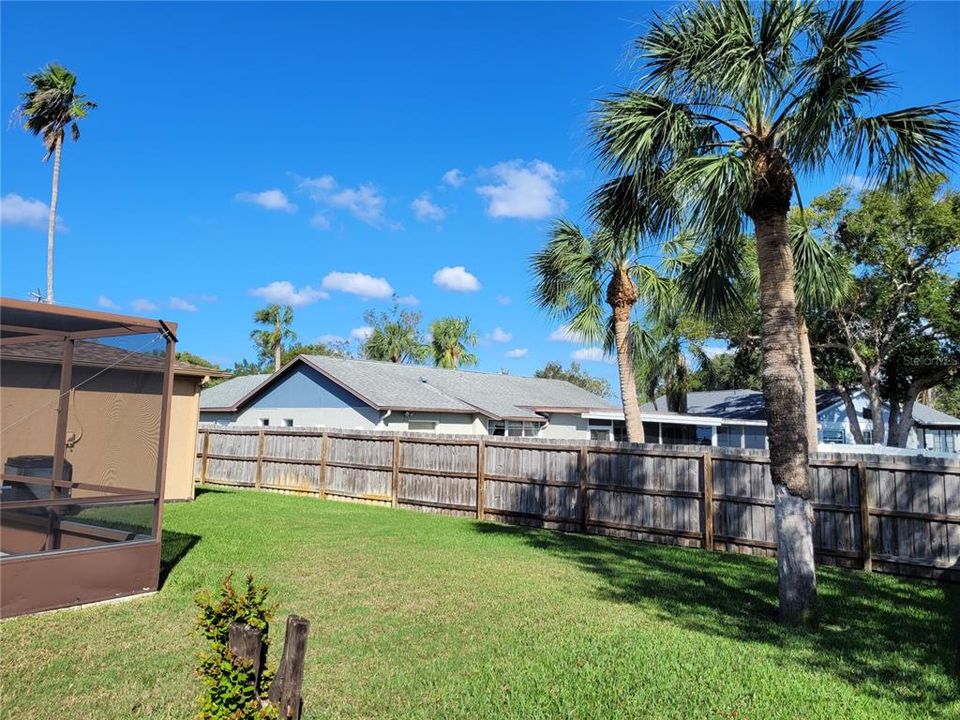 HOME HAS NEWER WOOD FENCING