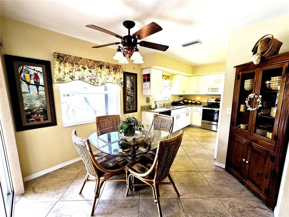 Dining room/kitchen