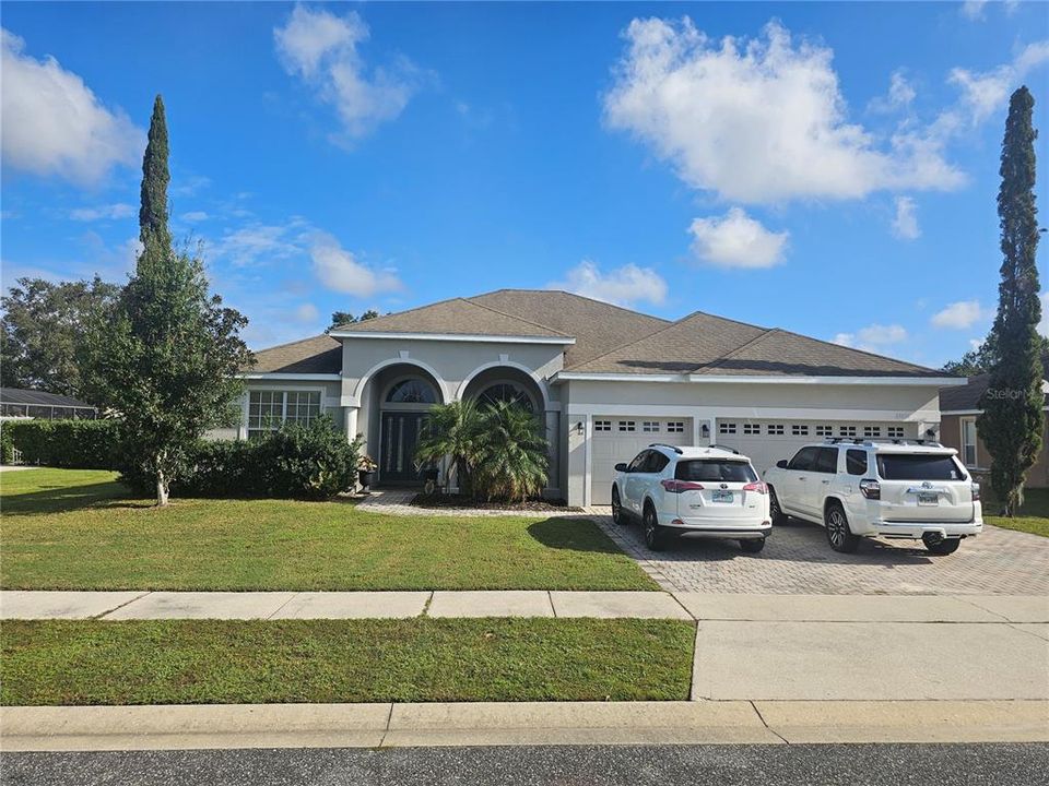 For Sale: $374,900 (3 beds, 3 baths, 2479 Square Feet)