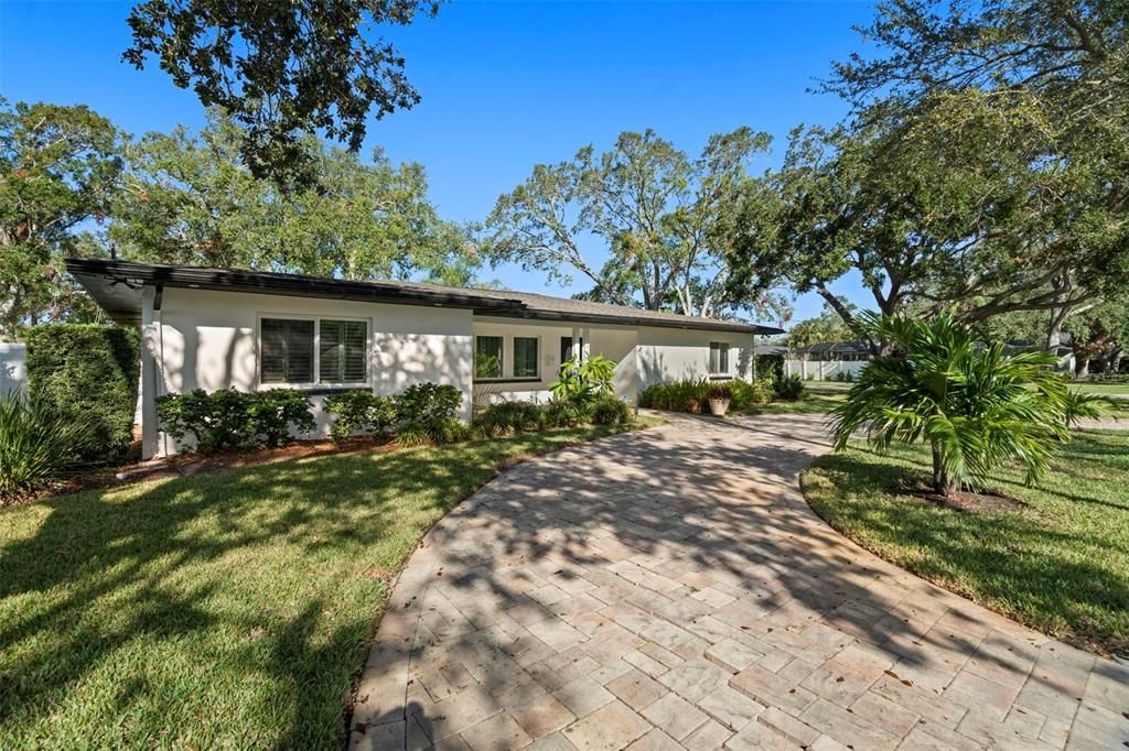 For Sale: $1,325,000 (3 beds, 2 baths, 2197 Square Feet)