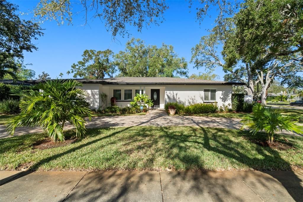 For Sale: $1,325,000 (3 beds, 2 baths, 2197 Square Feet)