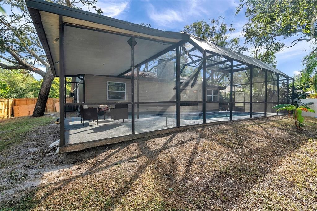 Screened-in Pool