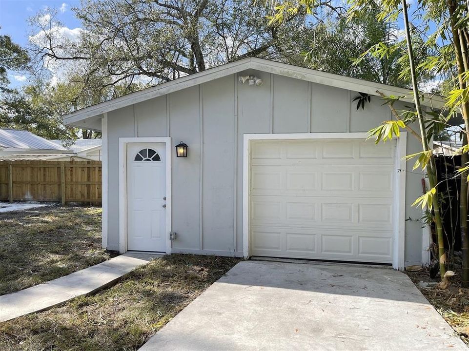 For Rent: $2,250 (3 beds, 2 baths, 1092 Square Feet)