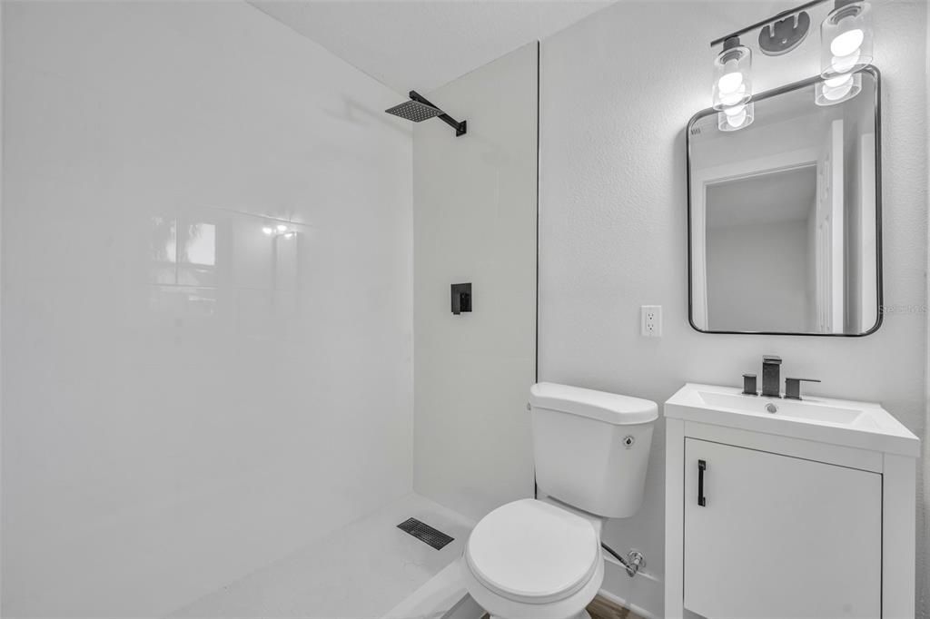 2nd Bathroom