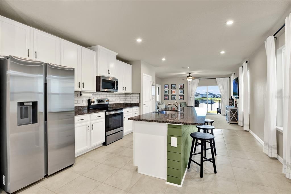 For Sale: $355,000 (3 beds, 2 baths, 1492 Square Feet)