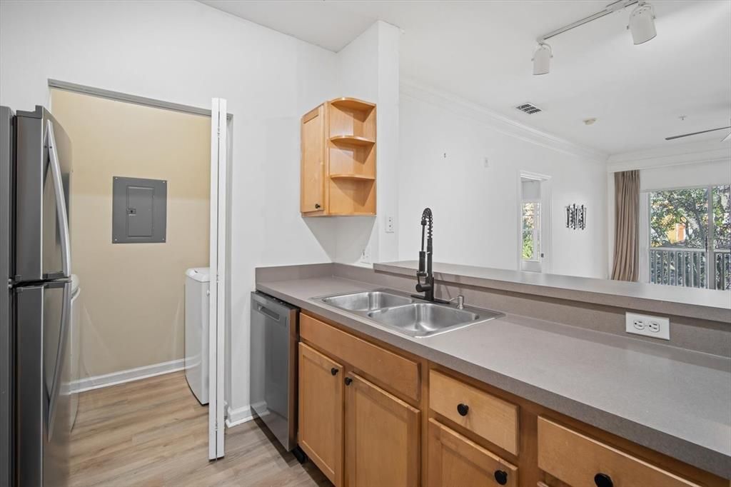 For Sale: $339,900 (2 beds, 2 baths, 1116 Square Feet)