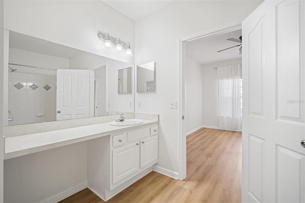 For Sale: $339,900 (2 beds, 2 baths, 1116 Square Feet)