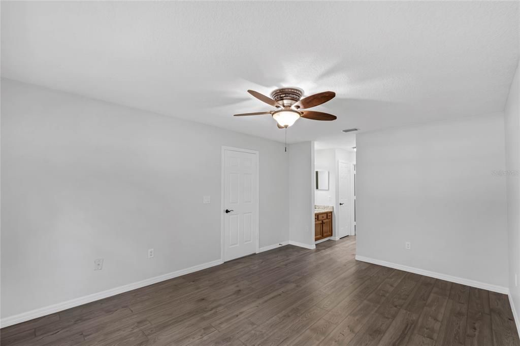 For Sale: $235,000 (2 beds, 2 baths, 1365 Square Feet)