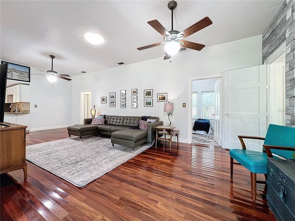 For Sale: $409,120 (3 beds, 2 baths, 1306 Square Feet)