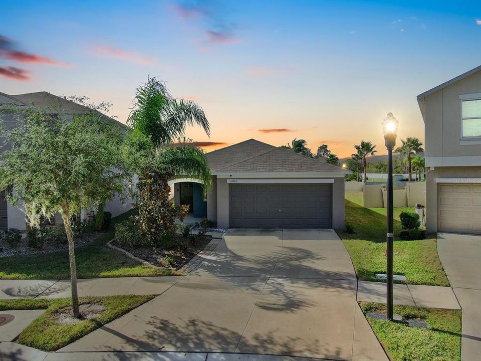 For Sale: $310,000 (3 beds, 2 baths, 1451 Square Feet)