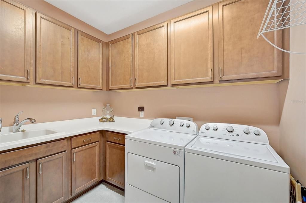 For Sale: $715,000 (2 beds, 2 baths, 2022 Square Feet)