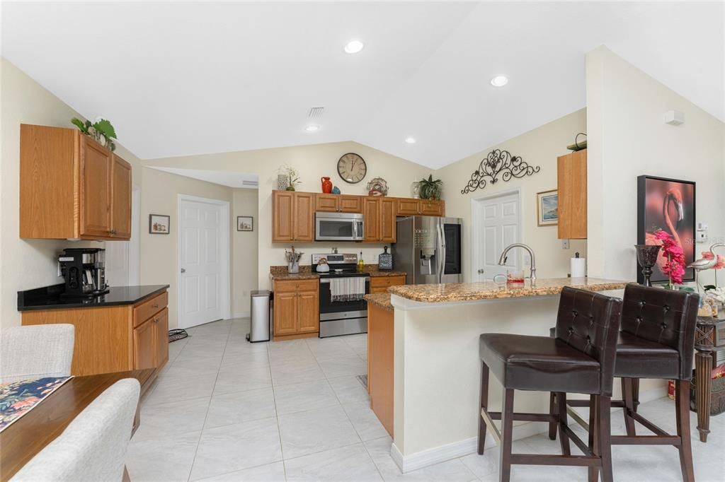 For Sale: $429,900 (3 beds, 2 baths, 1641 Square Feet)