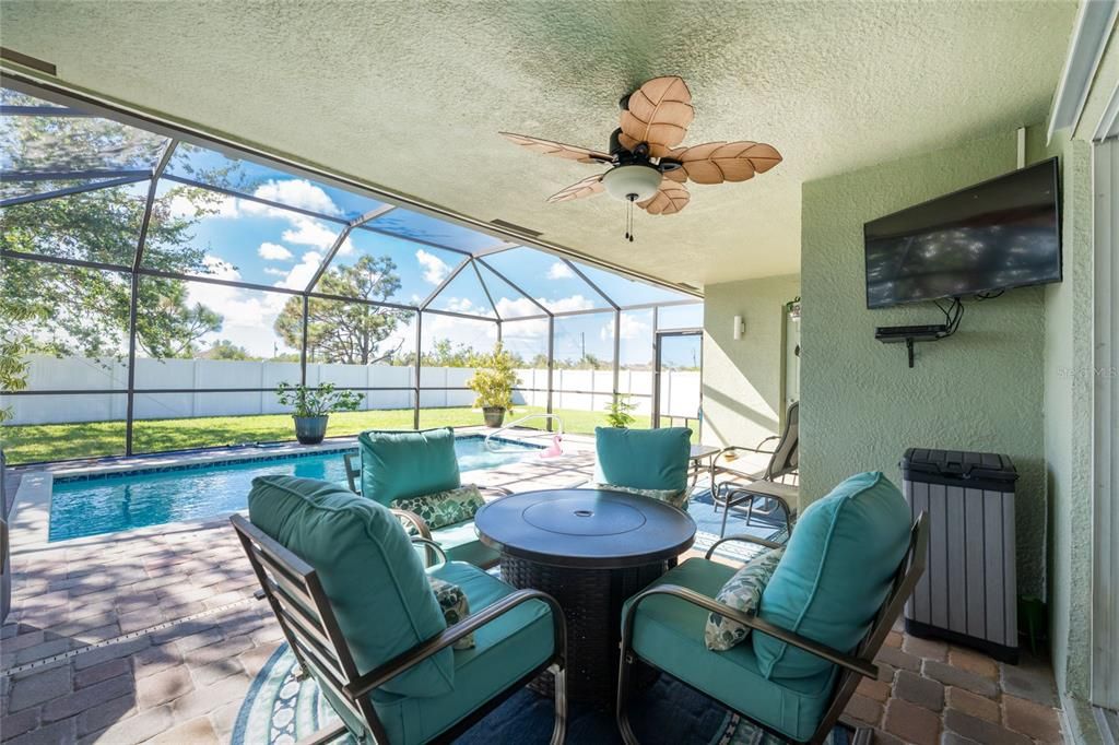 For Sale: $429,900 (3 beds, 2 baths, 1641 Square Feet)