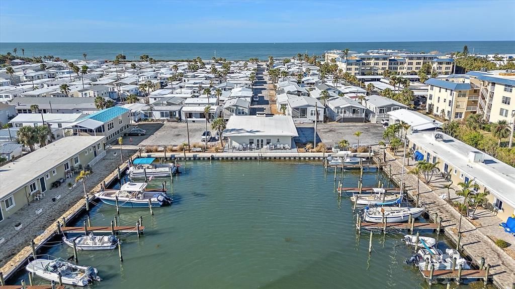 Marina. Twin Shores Blvd extends from Sarasota Bay to Gulf of Mexico.