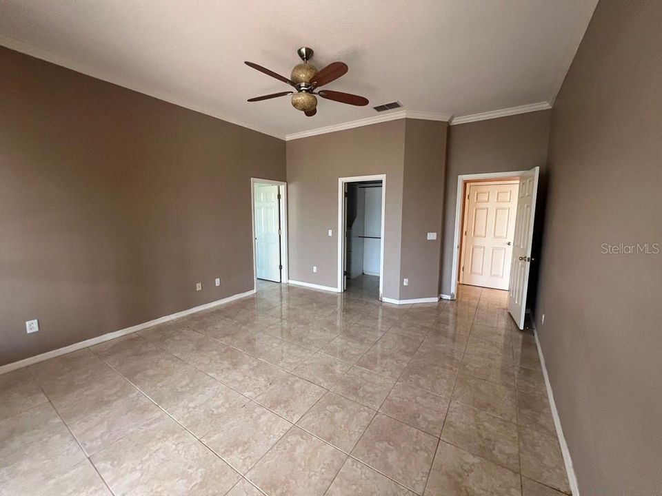 For Sale: $390,000 (4 beds, 3 baths, 2274 Square Feet)