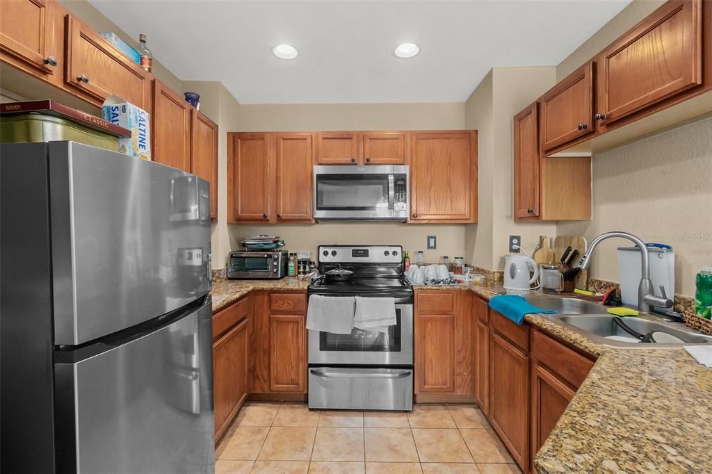 For Sale: $154,000 (2 beds, 2 baths, 1035 Square Feet)