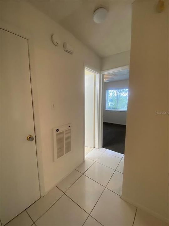 For Rent: $1,650 (2 beds, 1 baths, 1200 Square Feet)