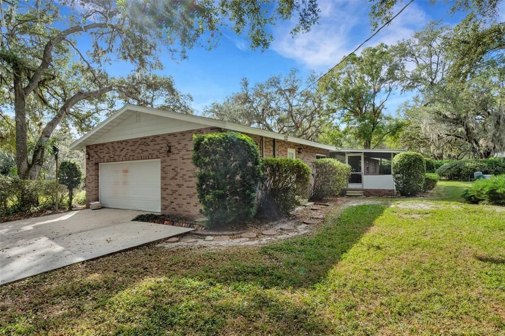 For Sale: $424,900 (3 beds, 2 baths, 1828 Square Feet)