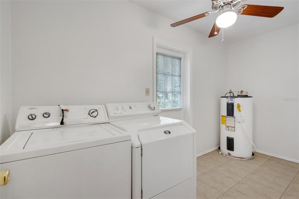 For Sale: $424,900 (3 beds, 2 baths, 1828 Square Feet)