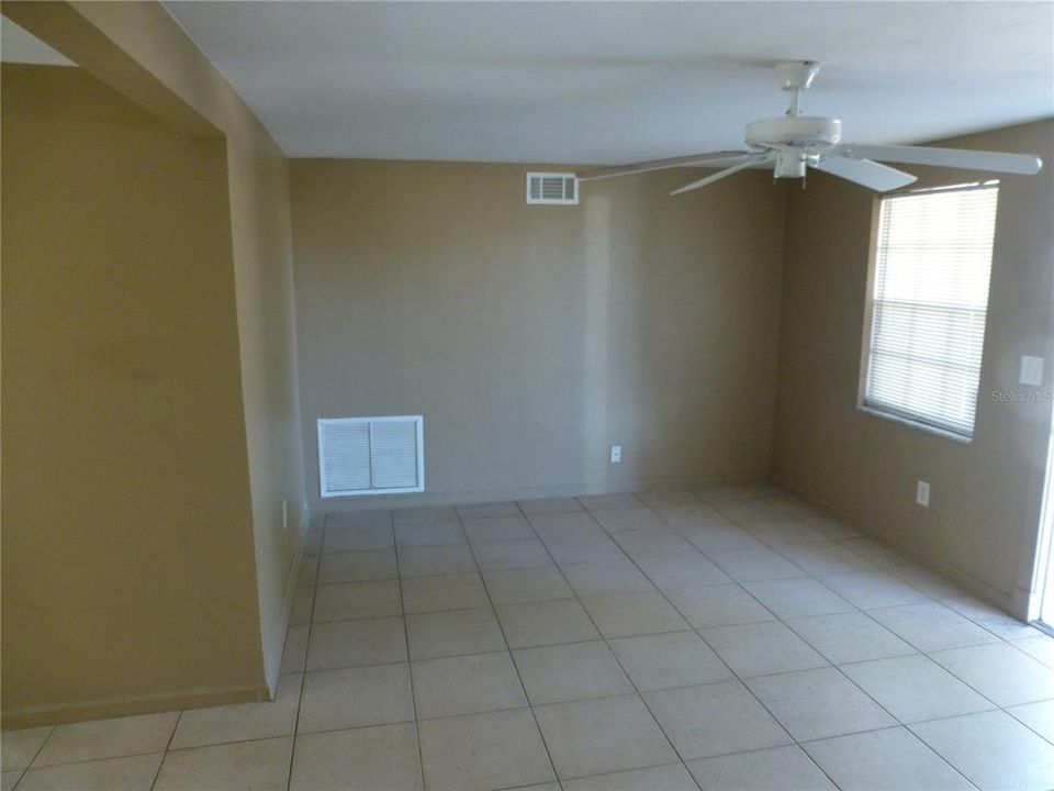 For Rent: $1,695 (2 beds, 1 baths, 848 Square Feet)